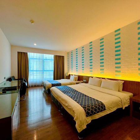 New World Express Motel Бинтулу Екстериор снимка