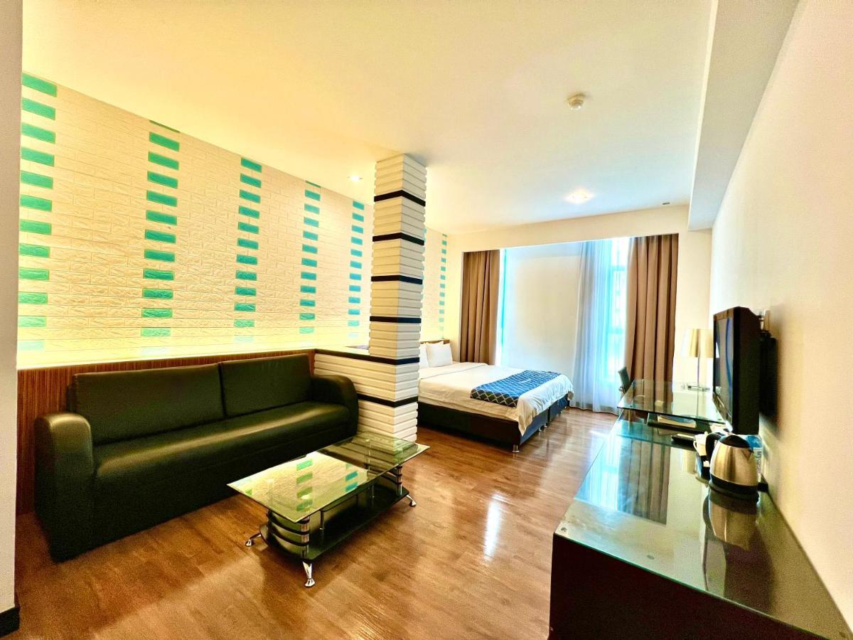 New World Express Motel Бинтулу Екстериор снимка