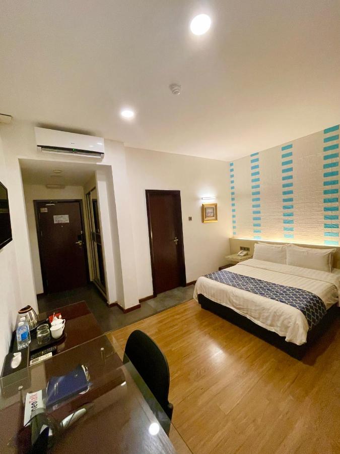 New World Express Motel Бинтулу Екстериор снимка