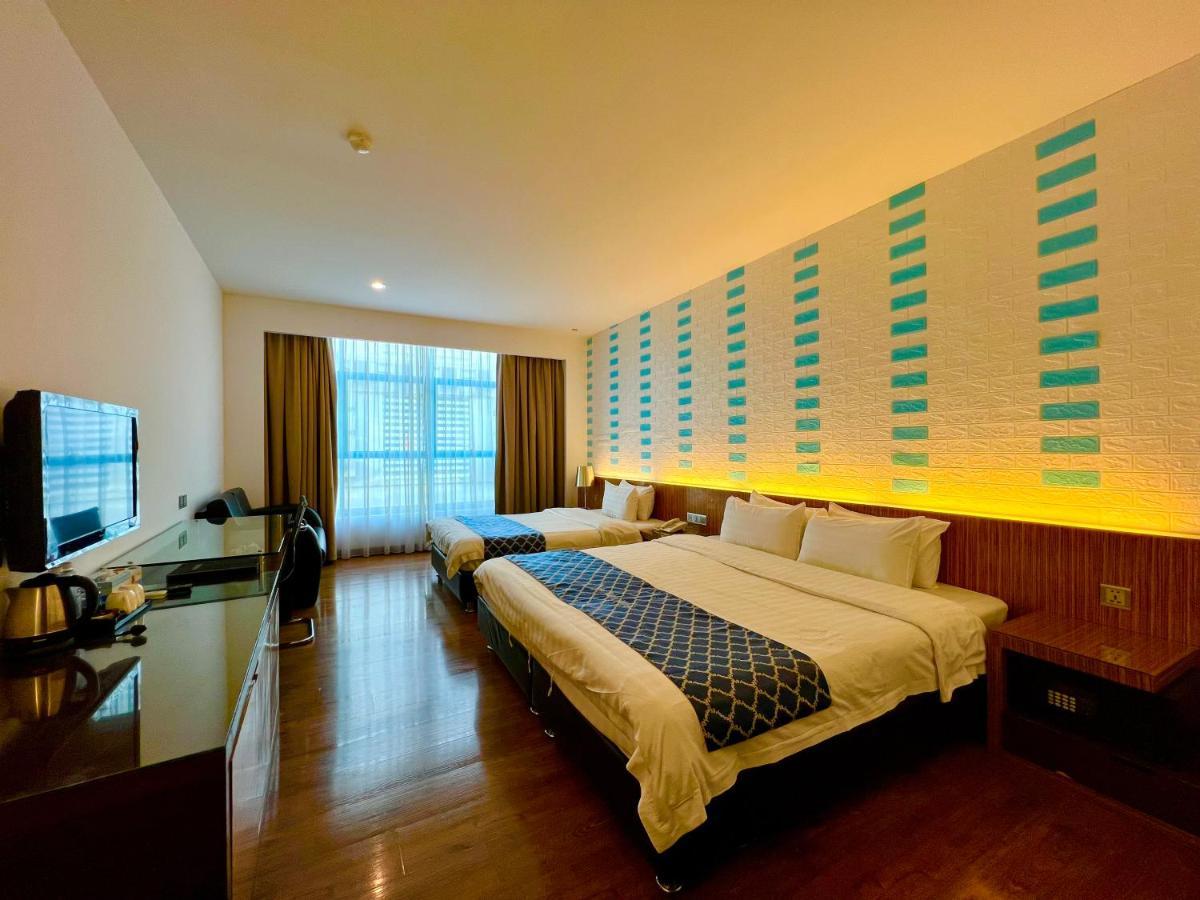 New World Express Motel Бинтулу Екстериор снимка