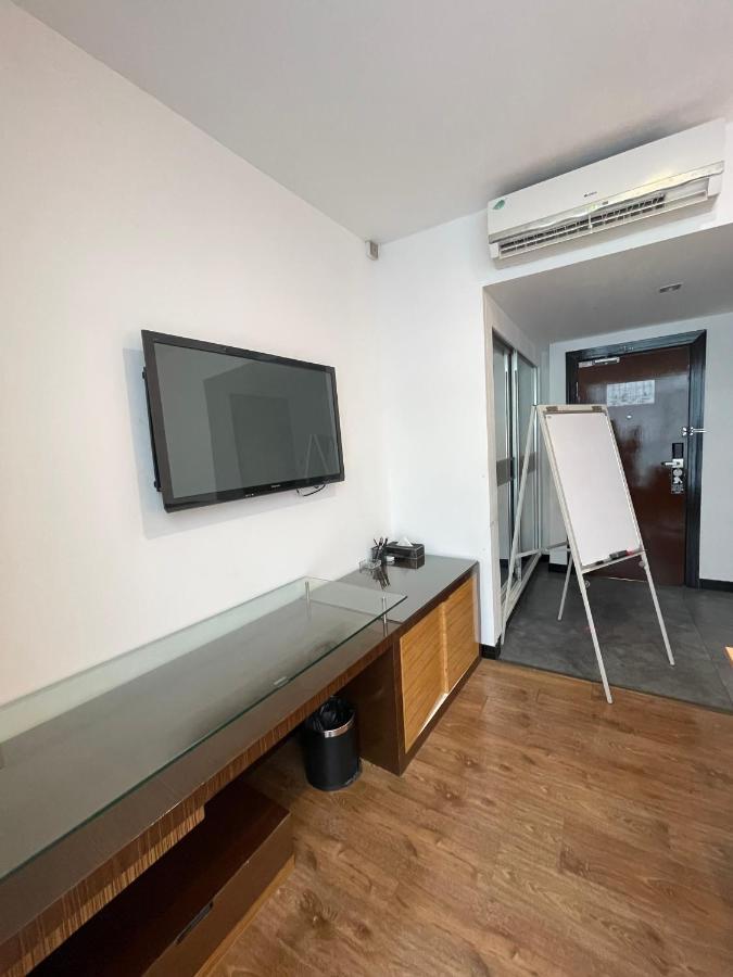 New World Express Motel Бинтулу Екстериор снимка