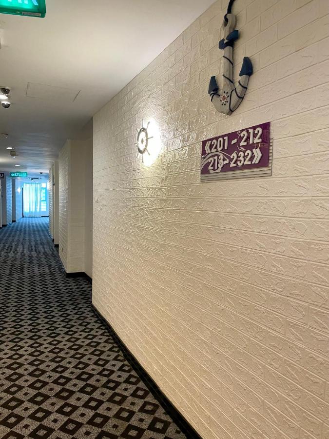 New World Express Motel Бинтулу Екстериор снимка