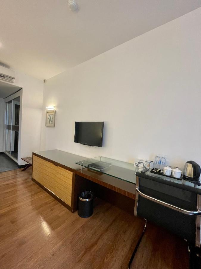 New World Express Motel Бинтулу Екстериор снимка