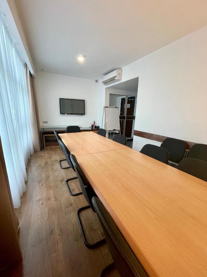 New World Express Motel Бинтулу Екстериор снимка