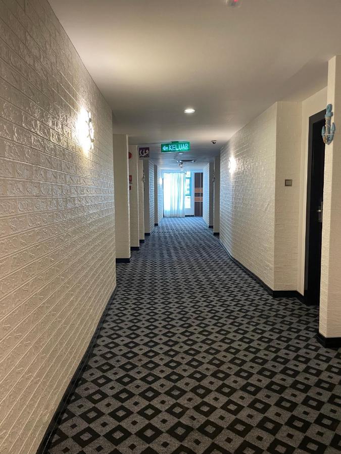 New World Express Motel Бинтулу Екстериор снимка